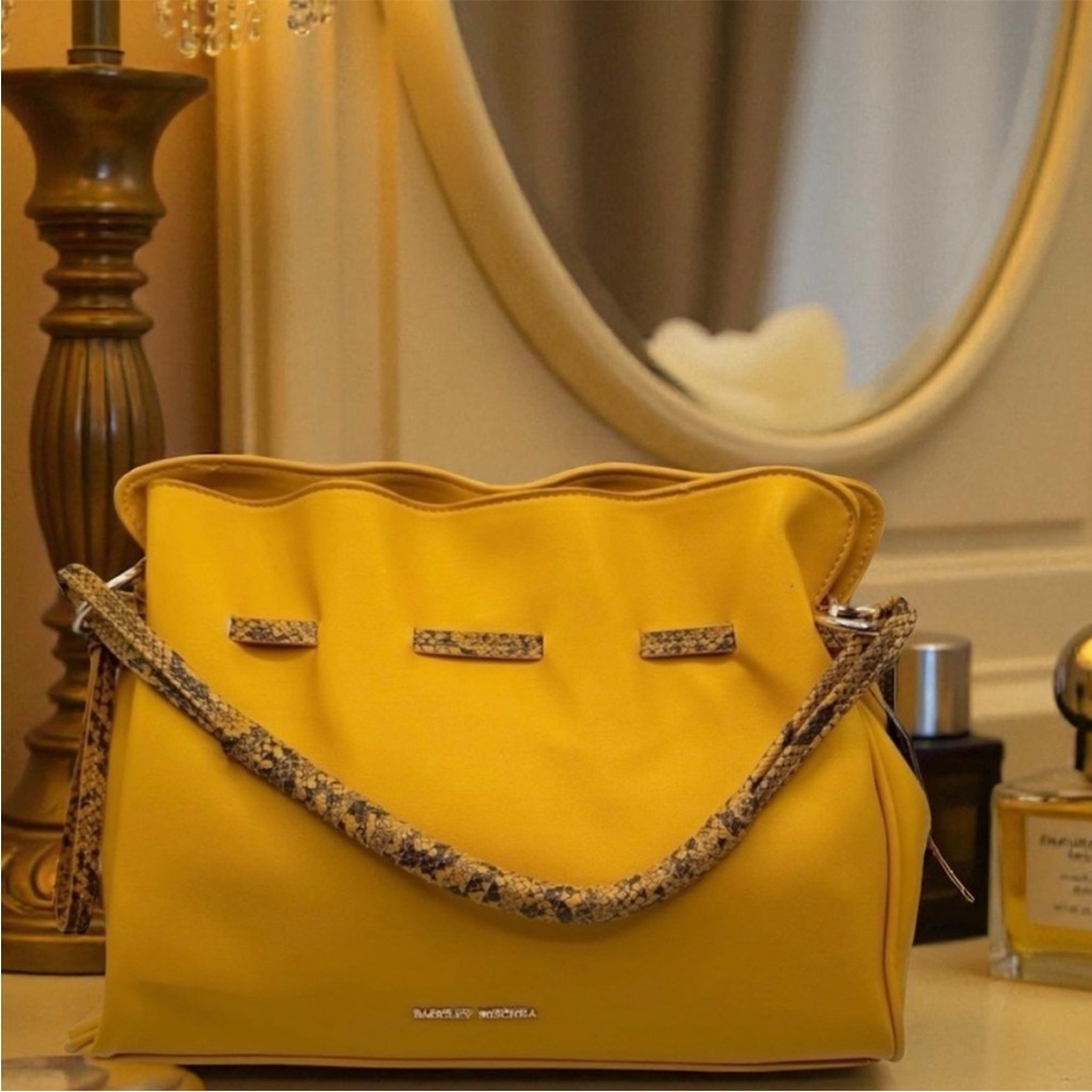 ‼️NWT‼️Badgley Mischka Women's Yellow Handbag